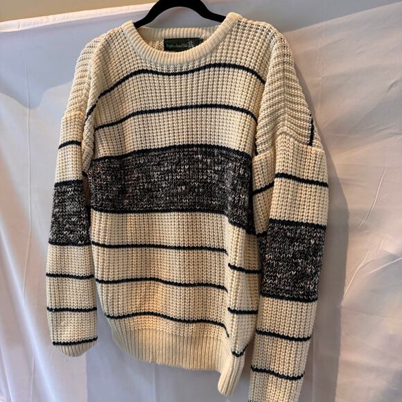 Vintage Knights of the Round Table sweater size L - Picture 1 of 3